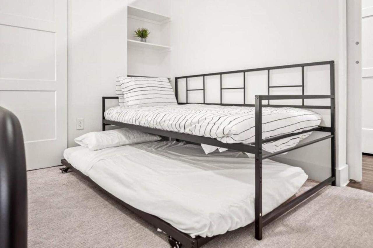 Appartamento Luxurious New Unit 1Bd1Ba Pool, Golf Sim Austin Esterno foto