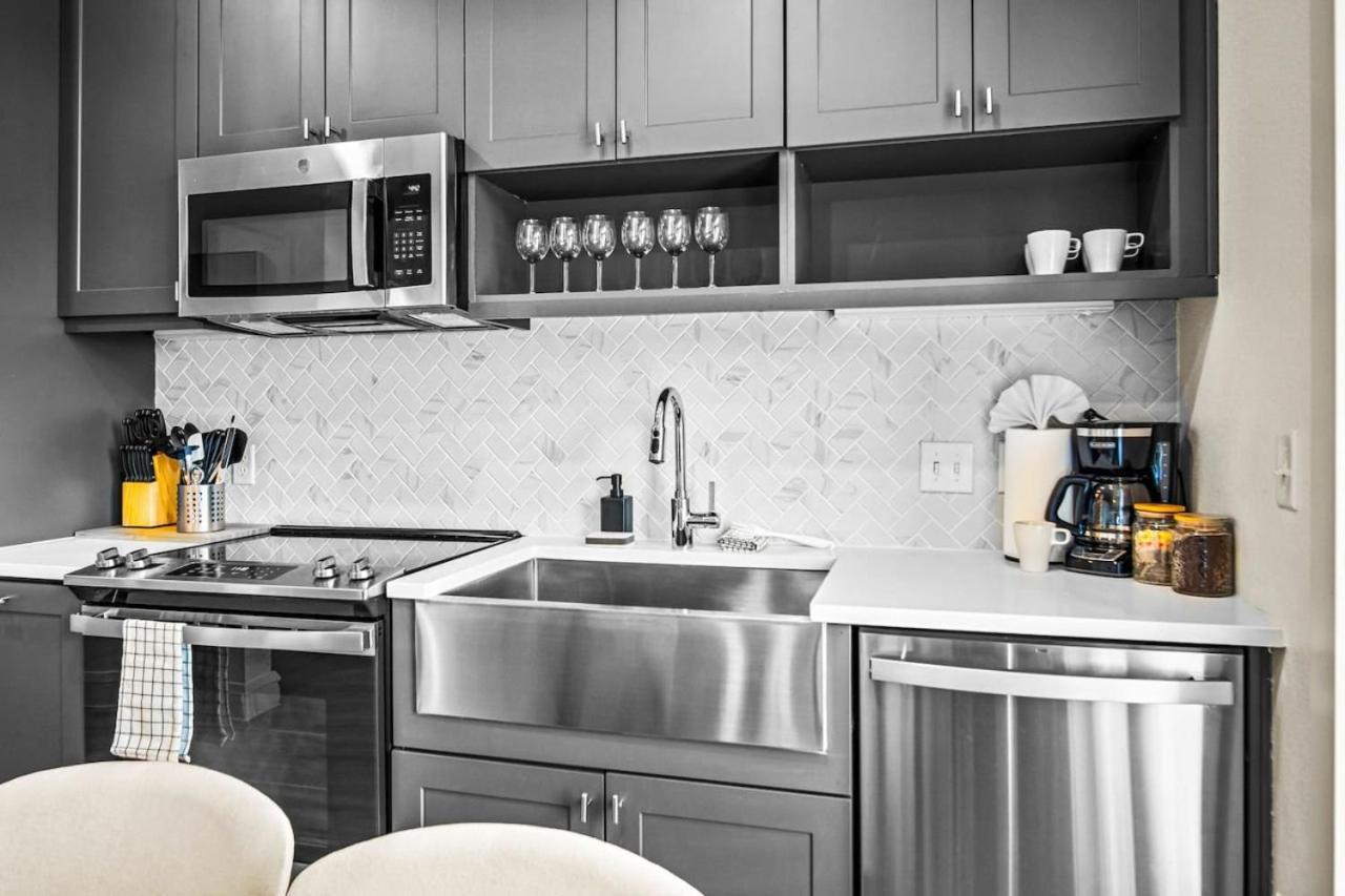 Appartamento Luxurious New Unit 1Bd1Ba Pool, Golf Sim Austin Esterno foto